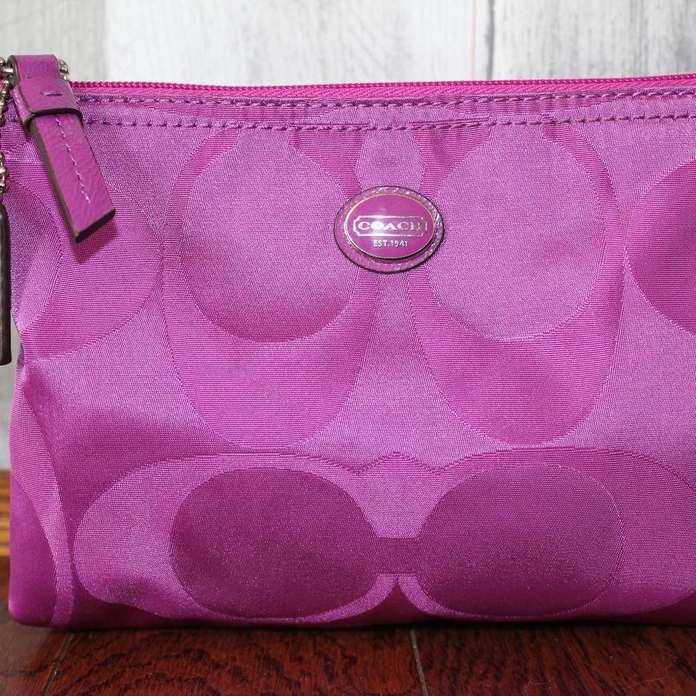 COACH Getaway Signature C Makeup Cosmetic Bag